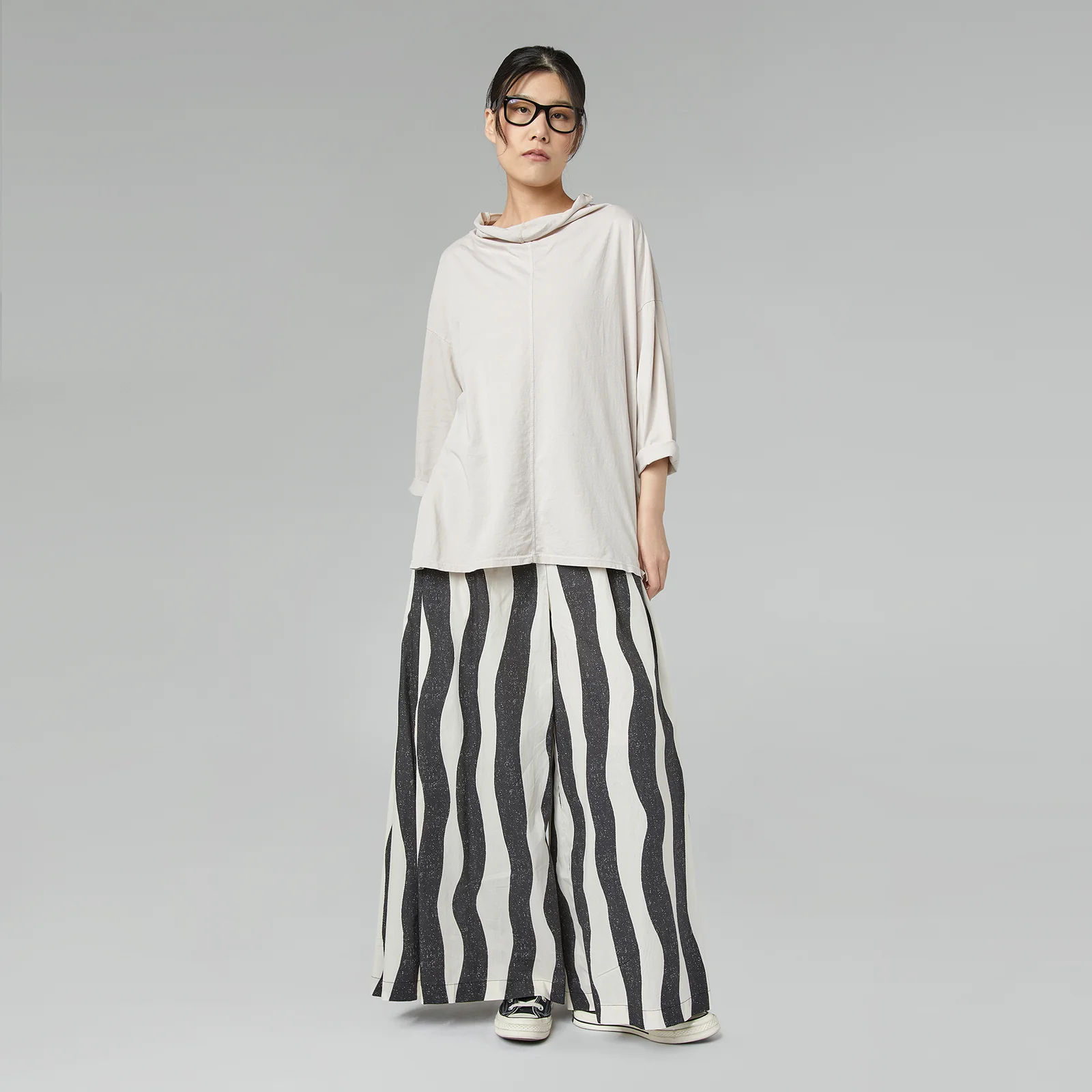 225327FRONT Wendy Trendy μπεζ γυναικεία oversized βαμβακερή μπλούζα με ψηλό γιακά - Κωδικός 225327 | Ladyfox.gr