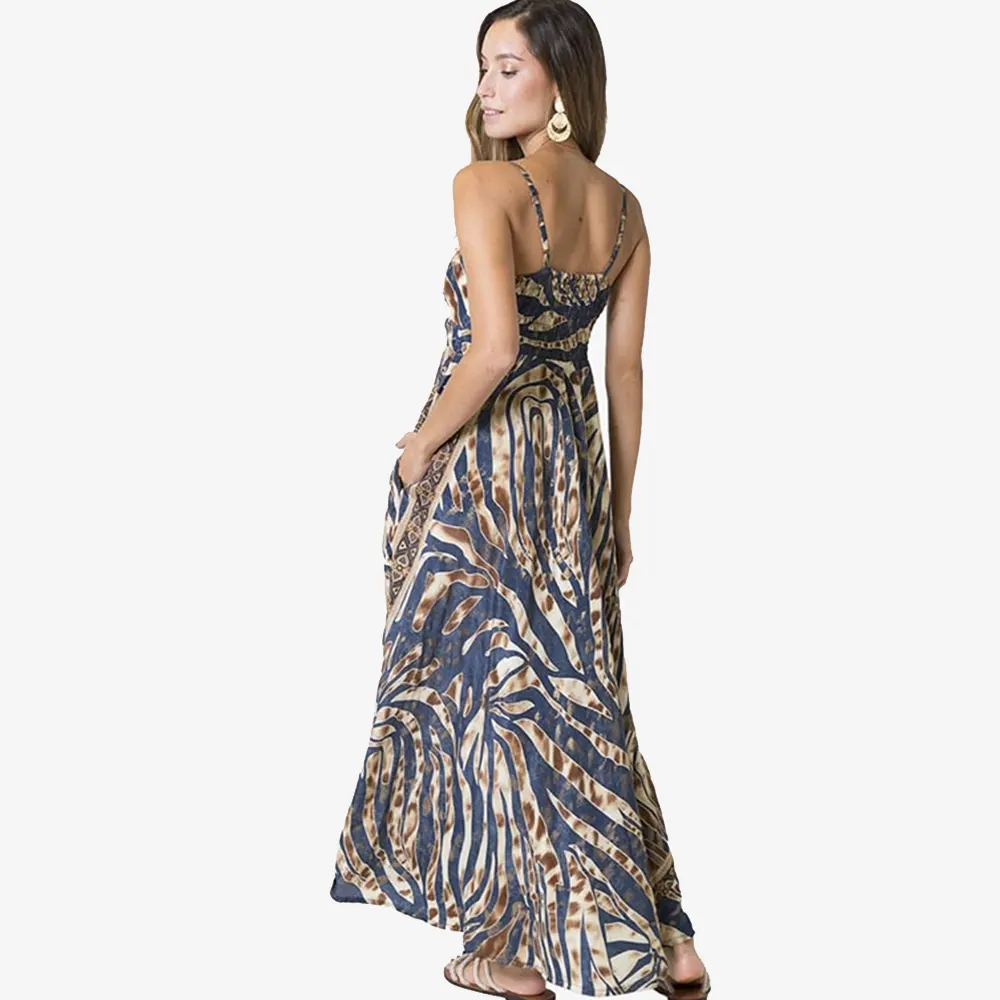 Tantrend "Boho Soul" Zebra Print dress 3 Πίσω όψη από μάξι φόρεμα Tantrend με ελαστική κυψελωτή πλάτη σφηκοφωλιά και χρυσότυπο μοτίβο